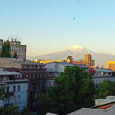 Umba Apartment N3 - Balcony And Mount Ararat View Erywań Zewnętrze zdjęcie