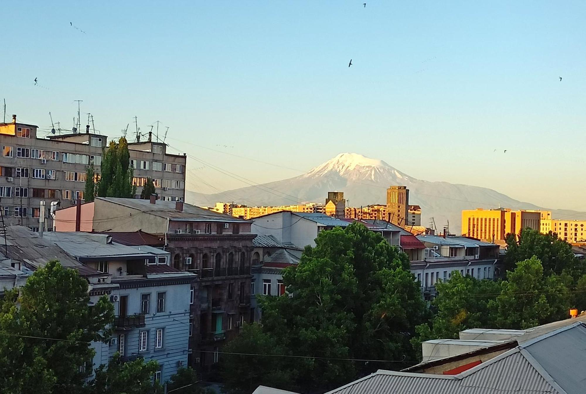 Umba Apartment N3 - Balcony And Mount Ararat View Erywań Zewnętrze zdjęcie