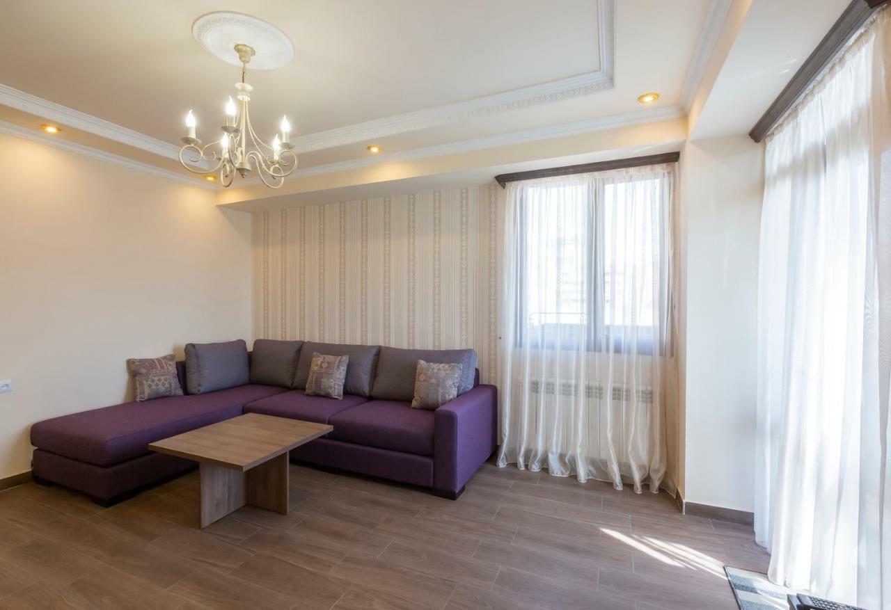 Umba Apartment N3 - Balcony And Mount Ararat View Erywań Zewnętrze zdjęcie